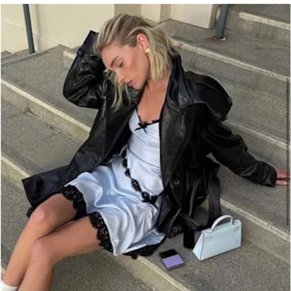 ISO: orseund iris darling Dress in size M!! - Picture 3 of 3